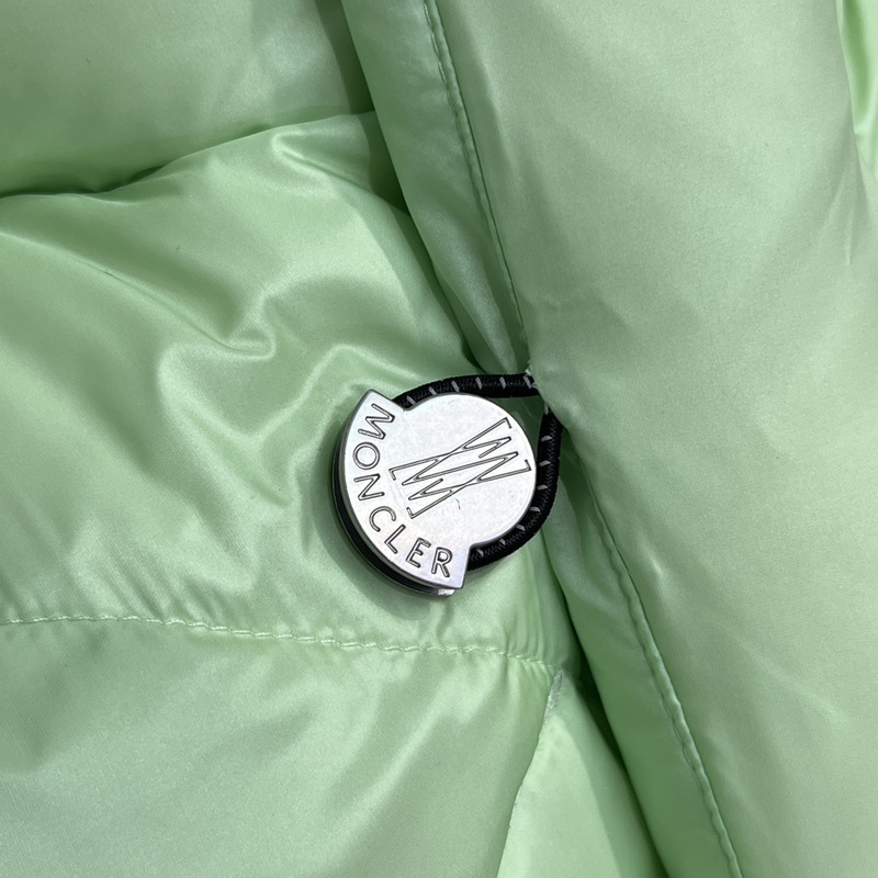 Moncler Arvouin Short Down Jacket in Green