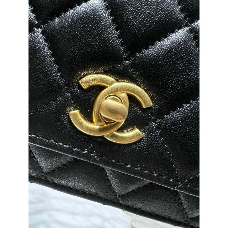 Ch*el lambskin, imitation pearls & gold metal in black