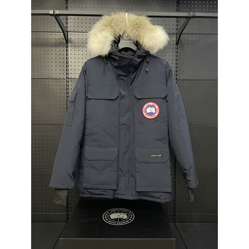 Can*a Go*e expedition parka navy blue