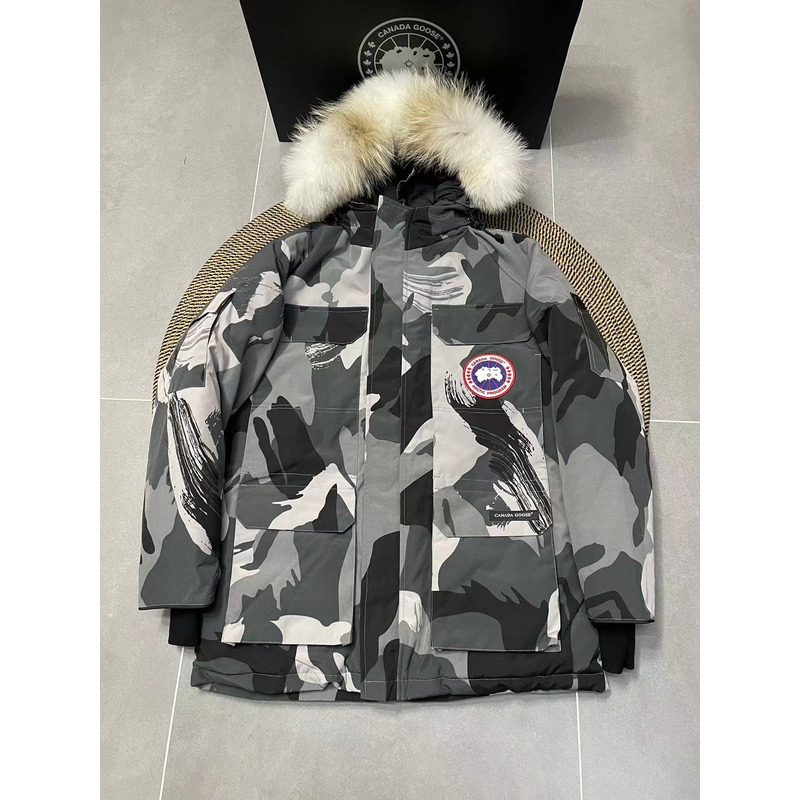 Can*a Go*e expedition parka abc camo