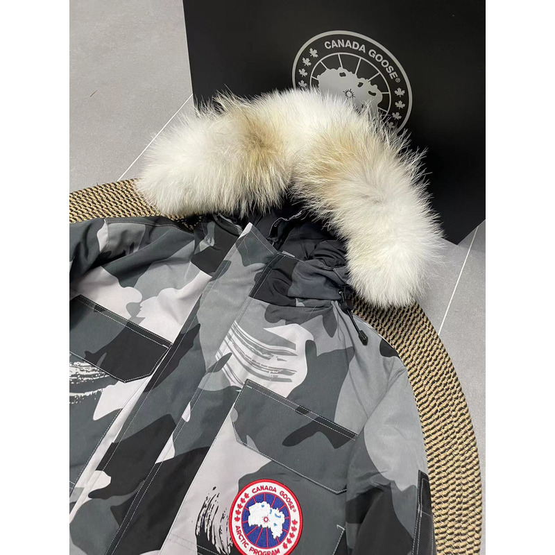 Can*a Go*e expedition parka abc camo