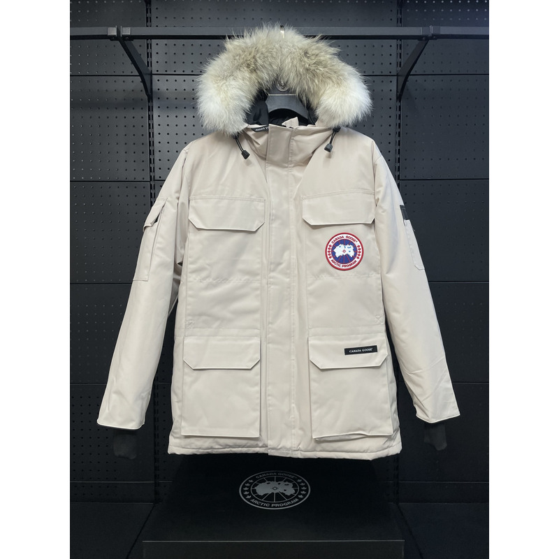 Can*a Go*e expedition parka beige