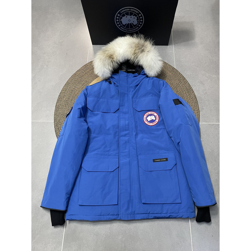 Can*a Go*e expedition parka blue