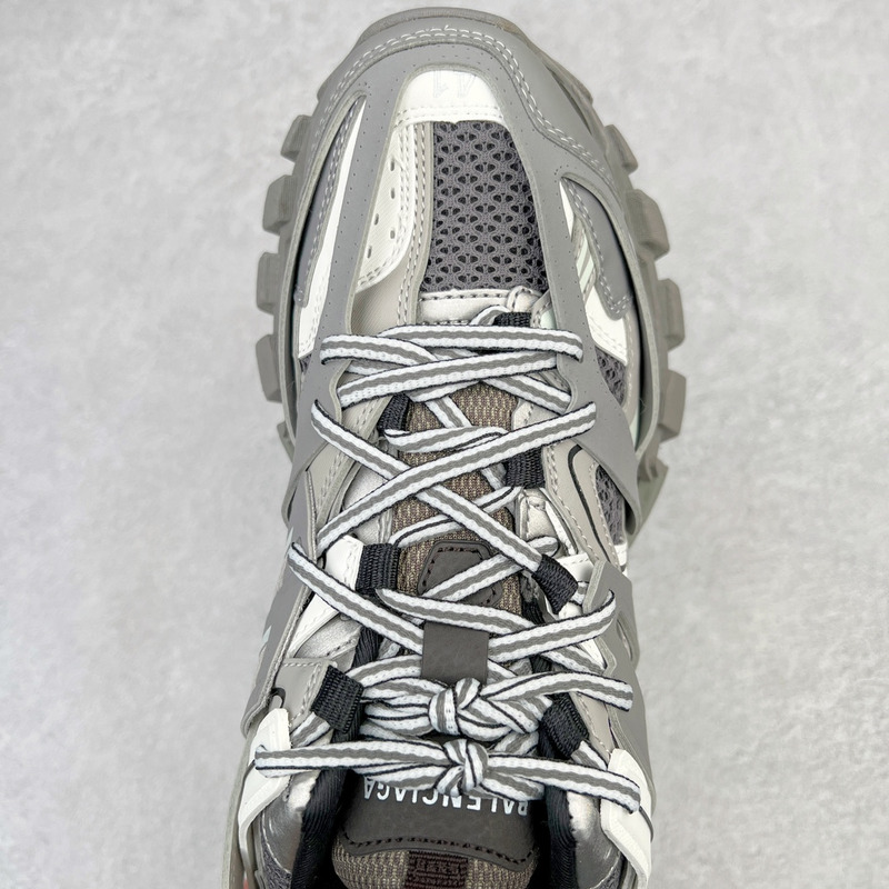 Ba*len*cia*ga led track sneakers in gray