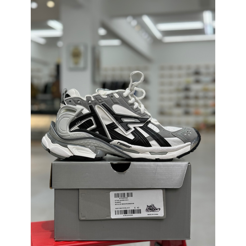 Ba*len*cia*ga runner sneaker in white,black and grey