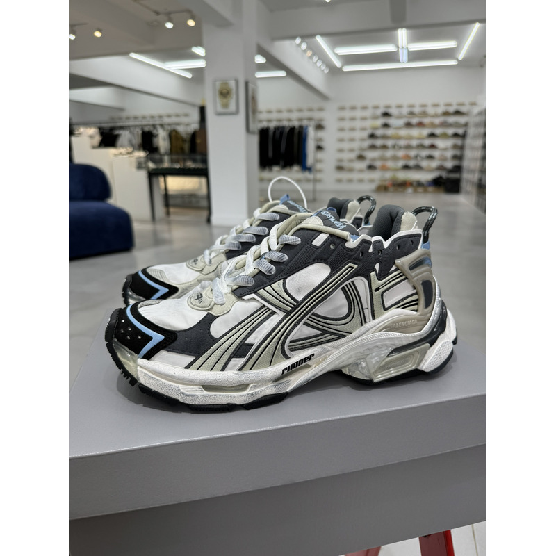 Ba*len*cia*ga runner sneaker in white, beige, grey and blue