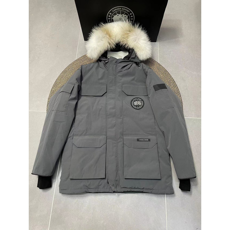 Can*a Go*e expedition parka charcoal grey