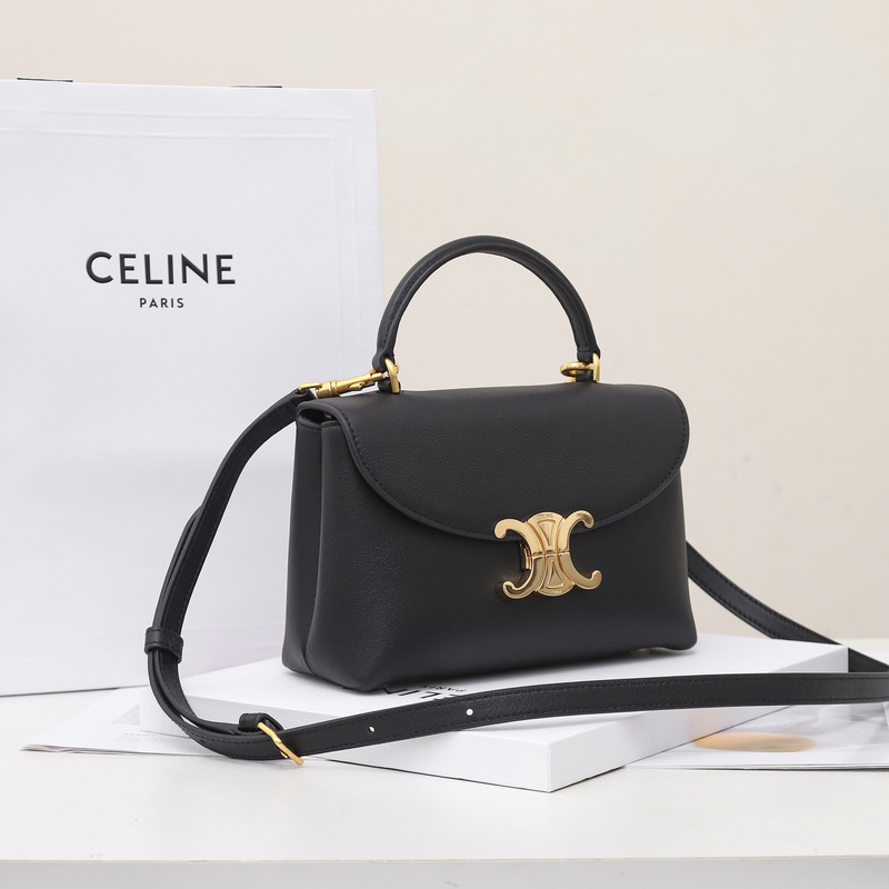 Ce**e teen ning bag in supple calfskin black