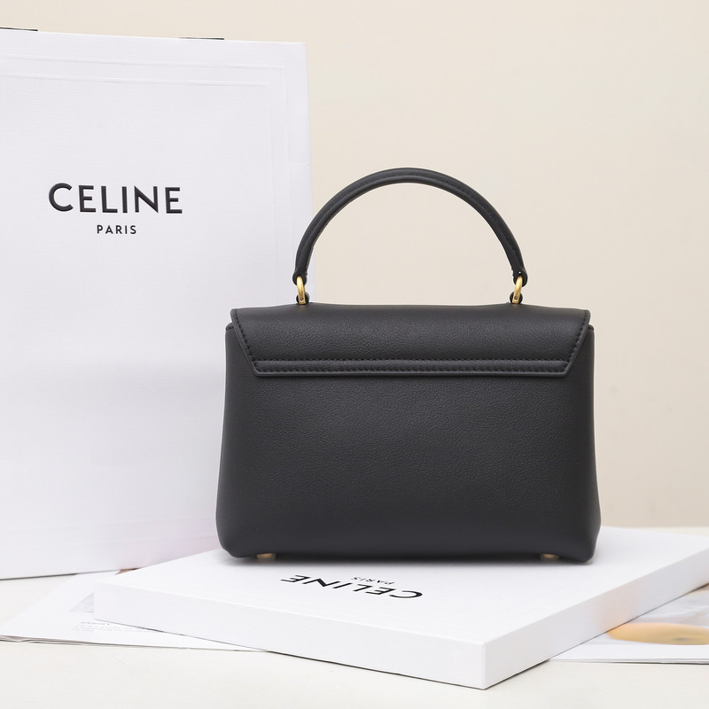 Ce**e teen ning bag in supple calfskin black