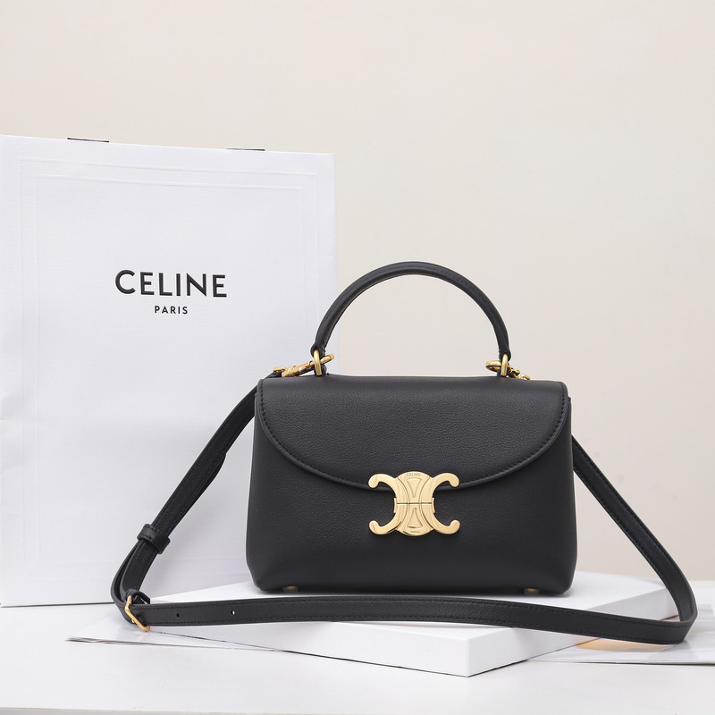 Ce**e teen ning bag in supple calfskin black