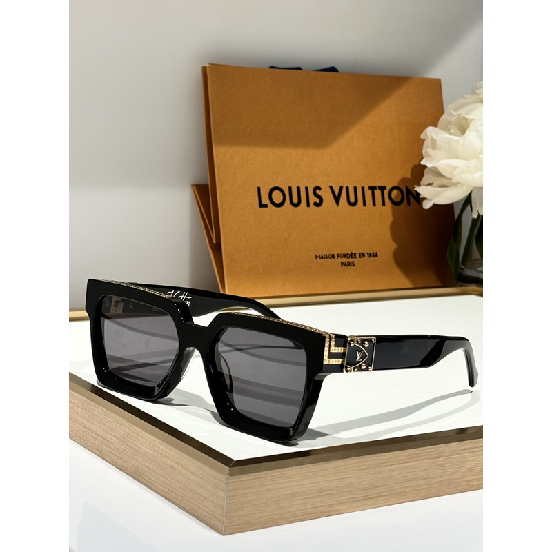 l**is V*t*n mlllionaire sunglasses in black