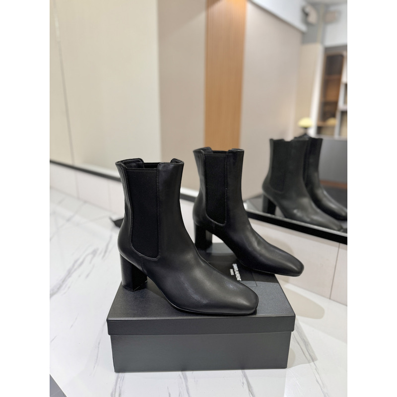 S Theo Smooth Leather Chelsea Boots In Black