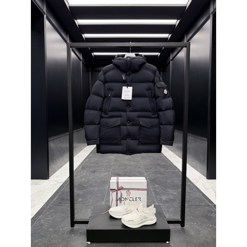 Moncler Bretagne Hooded Short Down Jacket