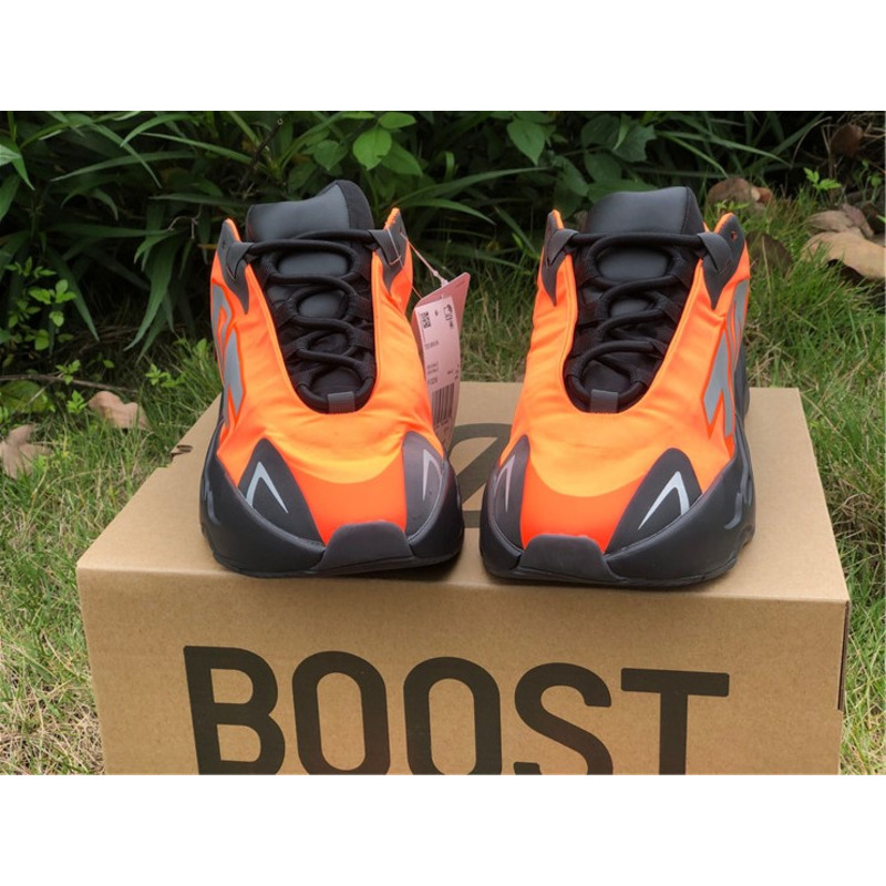 Ad*s yeezy 700 mnvn black orange fv3258 sneakers men women