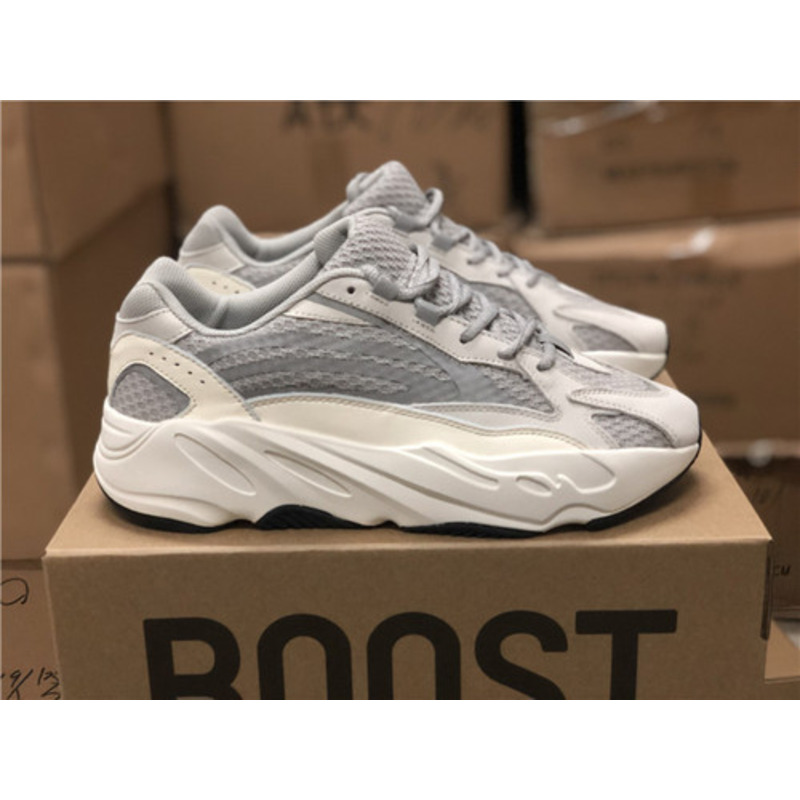 Ad*s yeezy 700 v2 sneakers men women