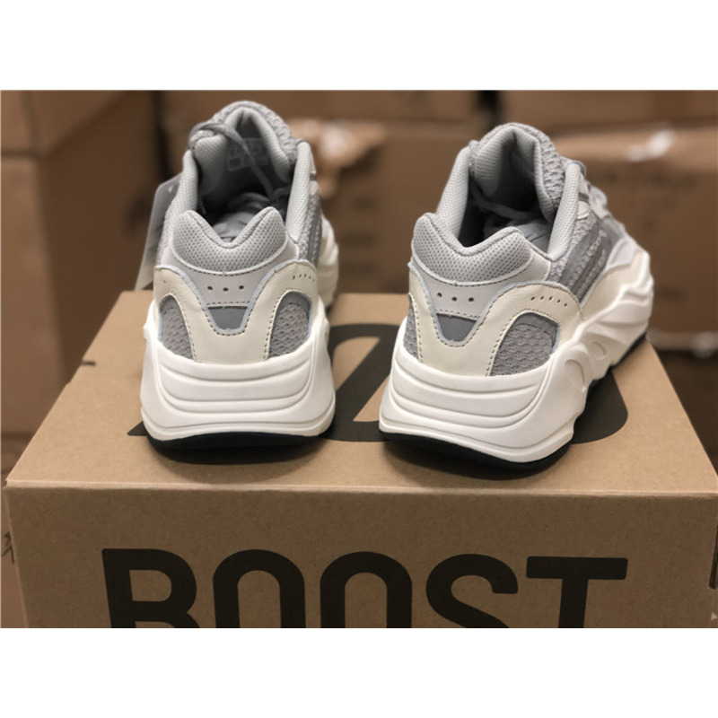 Ad*s yeezy 700 v2 sneakers men women