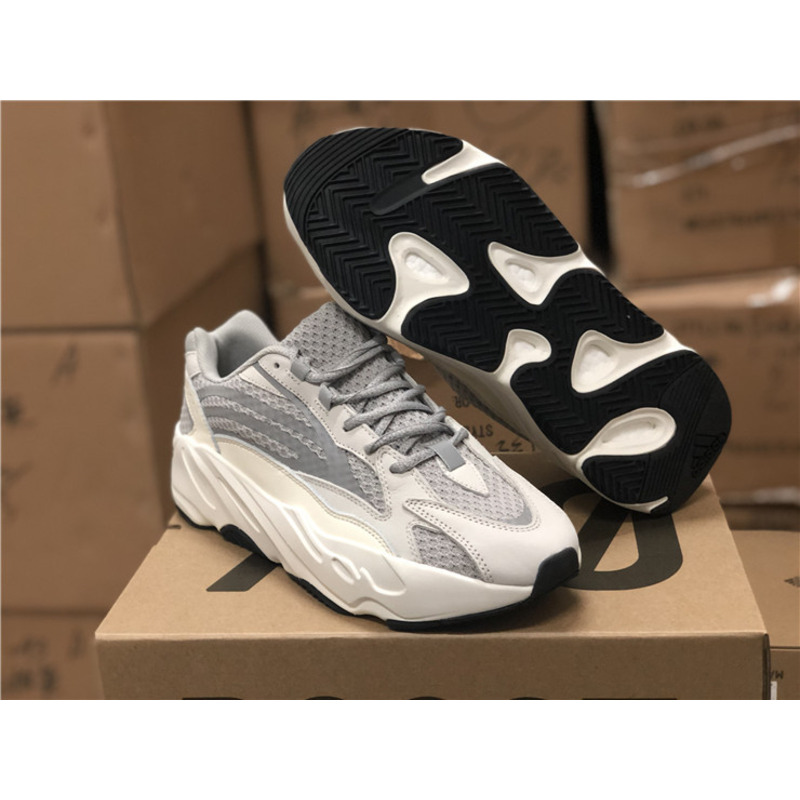 Ad*s yeezy 700 v2 sneakers men women