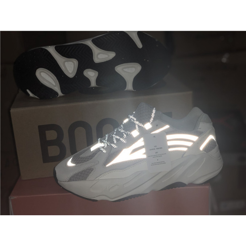 Ad*s yeezy 700 v2 sneakers men women