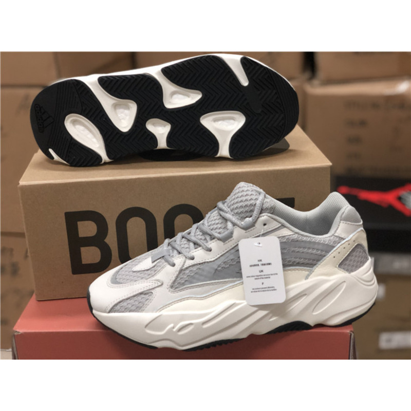 Ad*s yeezy 700 v2 sneakers men women