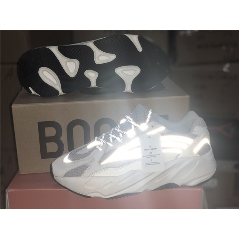 Ad*s yeezy 700 v2 sneakers men women