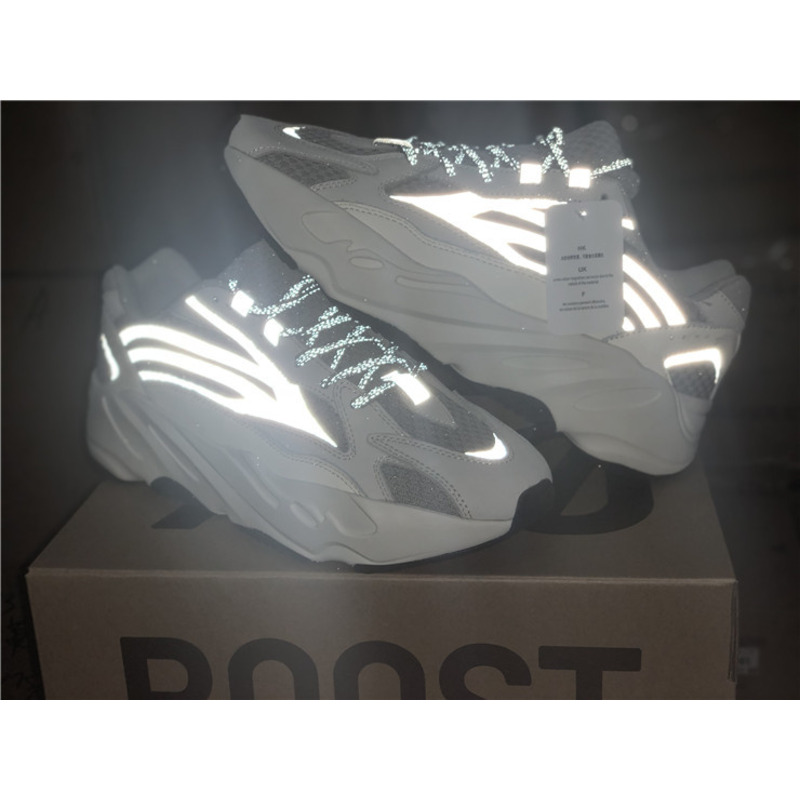 Ad*s yeezy 700 v2 sneakers men women