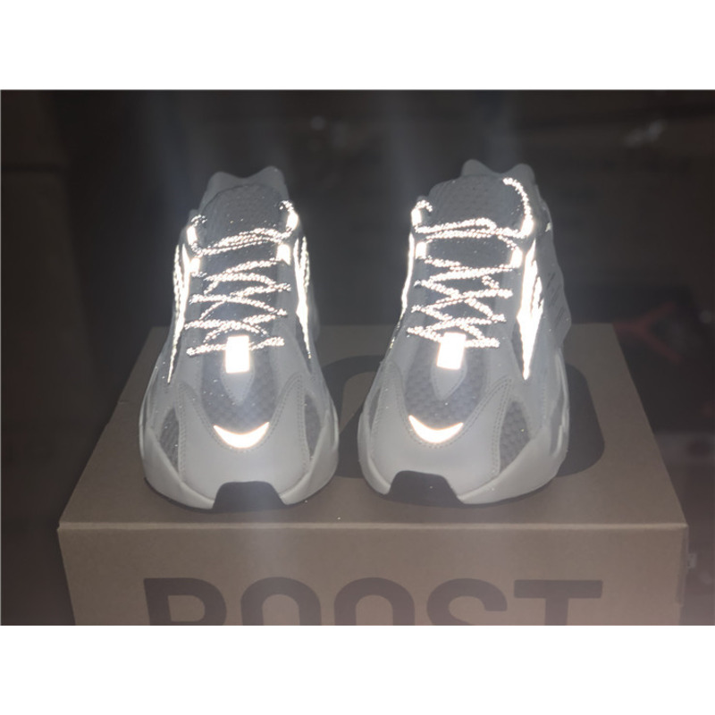 Ad*s yeezy 700 v2 sneakers men women