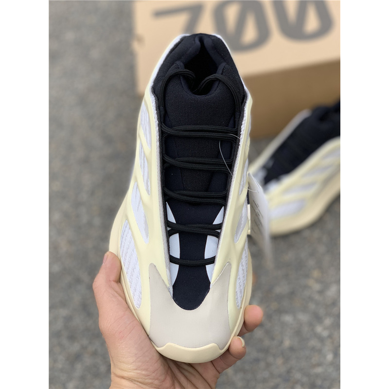 Ad*s yeezy 700 v3 azael milky white black fw4980 sneakers men women