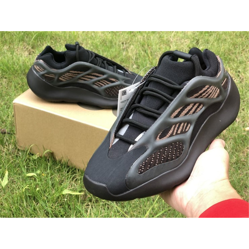 Ad*s yeezy 700 v3 black gold gy0189 sneakers men women