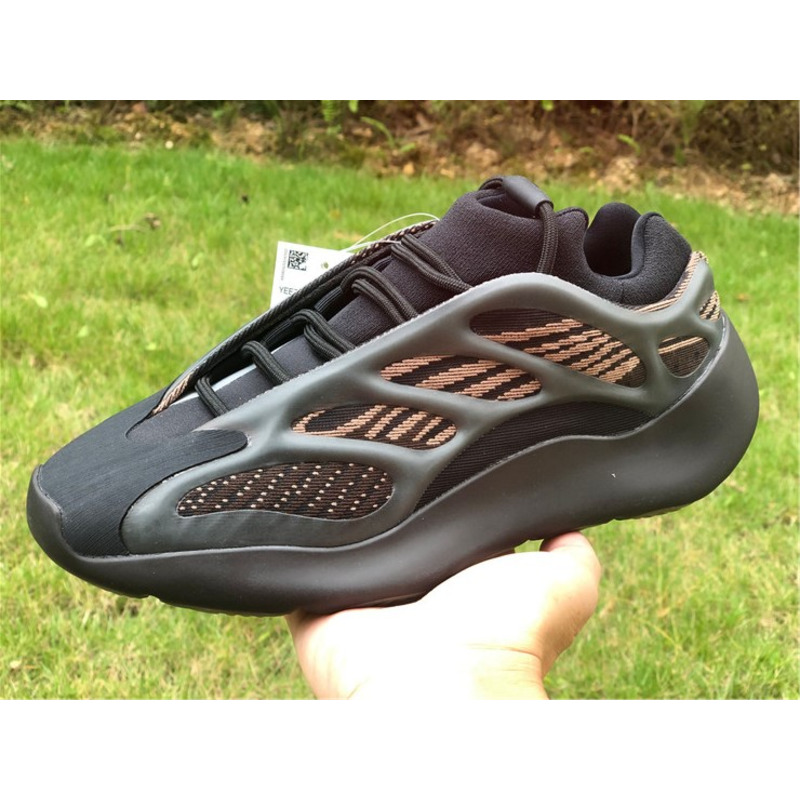 Ad*s yeezy 700 v3 black gold gy0189 sneakers men women