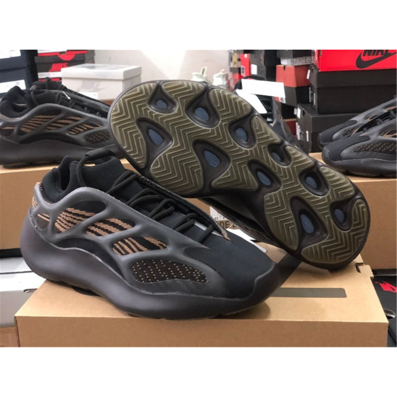 Ad*s yeezy 700 v3 black gold gy0189 sneakers men women