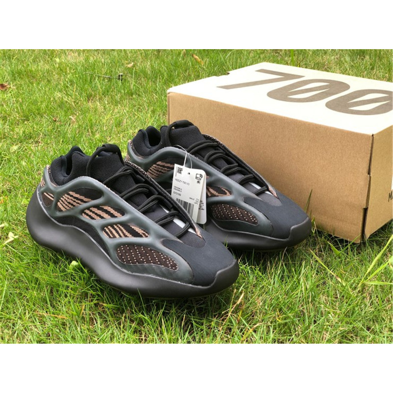 Ad*s yeezy 700 v3 black gold gy0189 sneakers men women