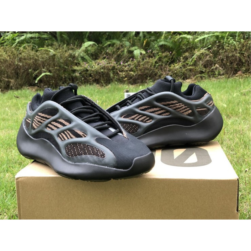 Ad*s yeezy 700 v3 black gold gy0189 sneakers men women