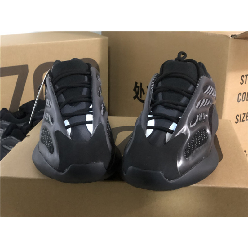 Ad*s yeezy 700 v3 dark warrior h67799 sneakers men women