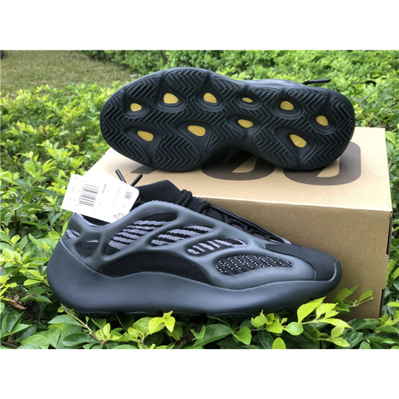 Ad*s yeezy 700 v3 dark warrior h67799 sneakers men women