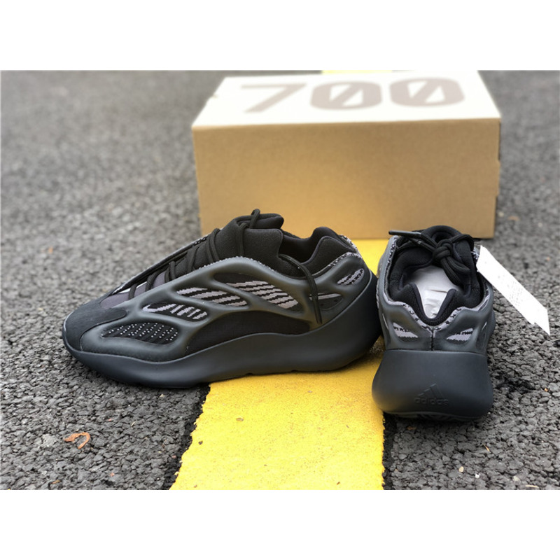 Ad*s yeezy 700 v3 dark warrior h67799 sneakers men women