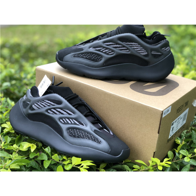 Ad*s yeezy 700 v3 dark warrior h67799 sneakers men women