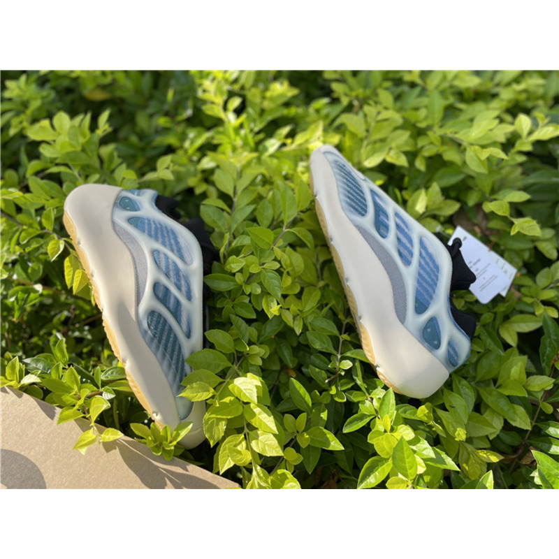 Ad*s yeezy 700 v3 yali blue gy0260 sneakers men women