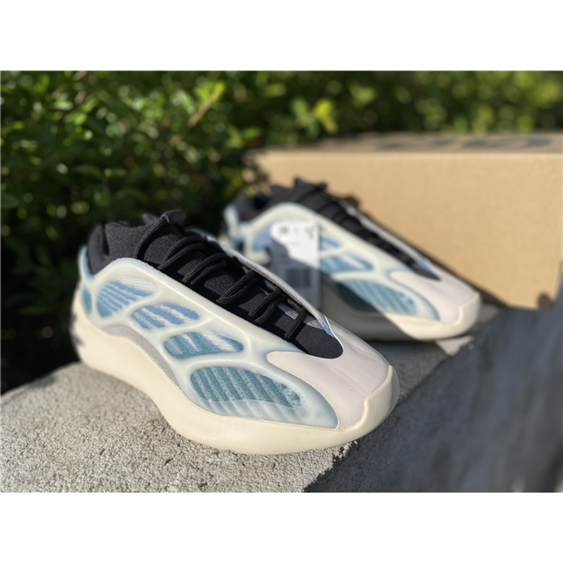 Ad*s yeezy 700 v3 yali blue gy0260 sneakers men women