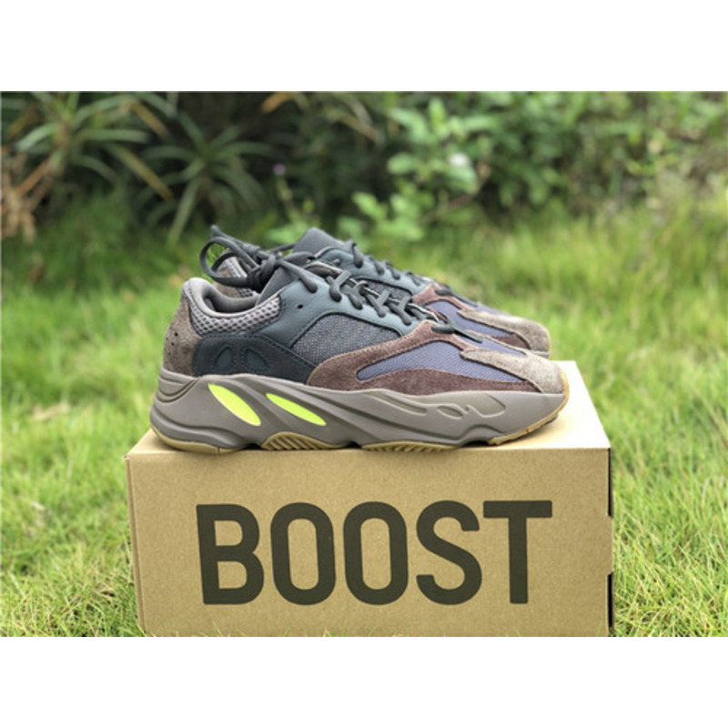 Ad*s yeezy boost 700 