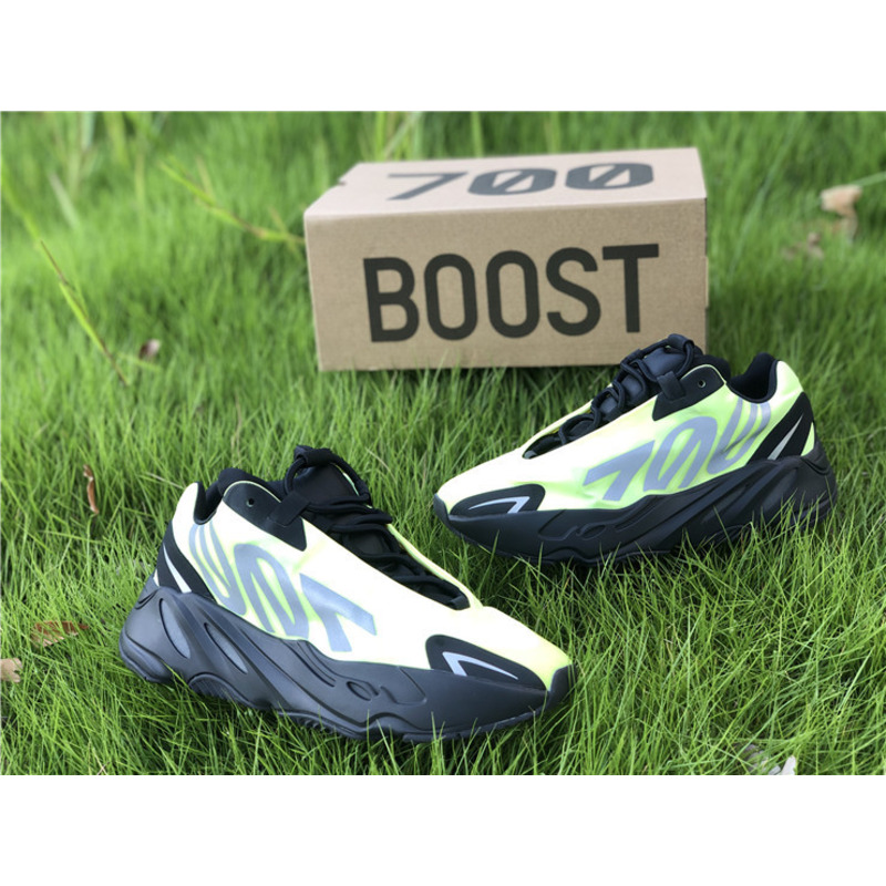 Ad*s yeezy boost 700 green black mnvn phosphor fy3727 sneakers men women