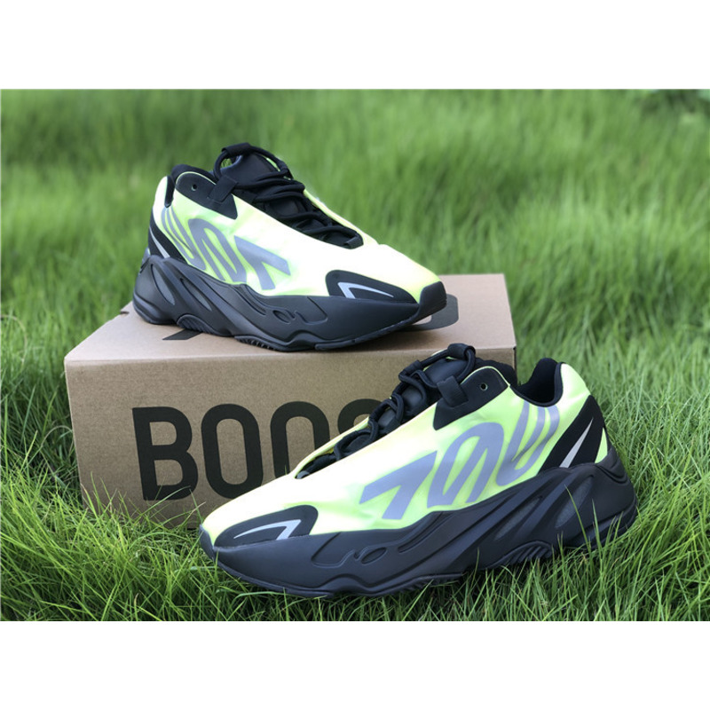 Ad*s yeezy boost 700 green black mnvn phosphor fy3727 sneakers men women