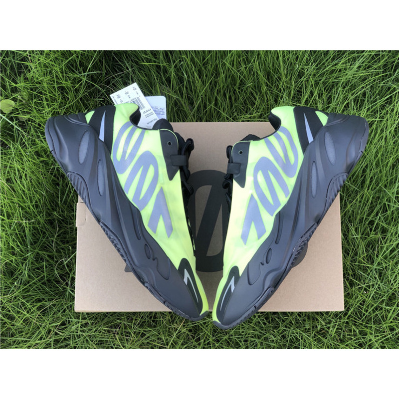 Ad*s yeezy boost 700 green black mnvn phosphor fy3727 sneakers men women