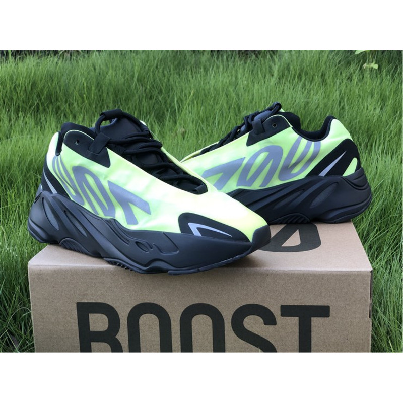 Ad*s yeezy boost 700 green black mnvn phosphor fy3727 sneakers men women