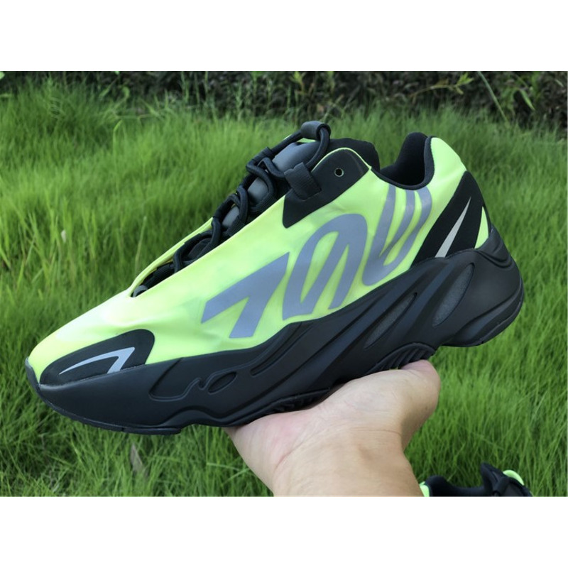 Ad*s yeezy boost 700 green black mnvn phosphor fy3727 sneakers men women