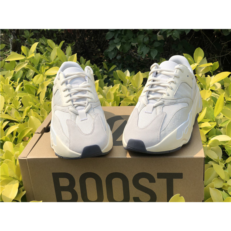 Ad*s yeezy boost 700 m white eg7596 sneakers men women