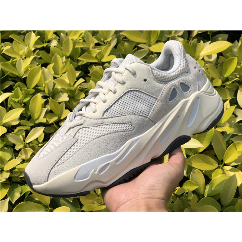 Ad*s yeezy boost 700 m white eg7596 sneakers men women