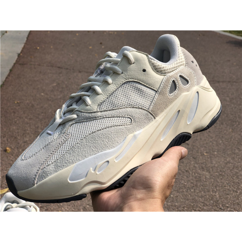 Ad*s yeezy boost 700 m white eg7596 sneakers men women