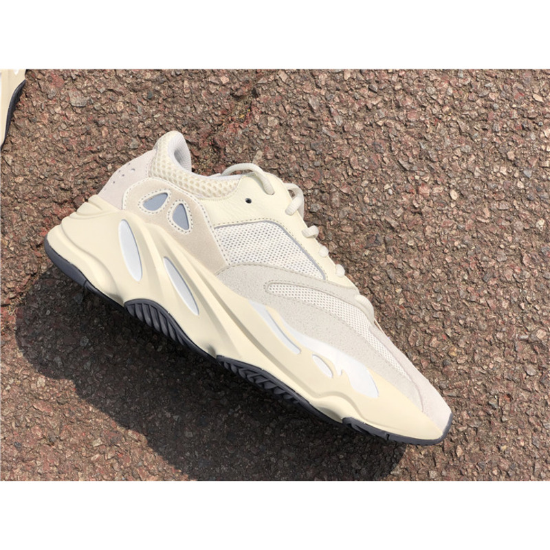 Ad*s yeezy boost 700 m white eg7596 sneakers men women