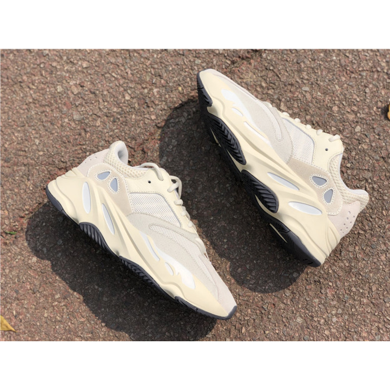 Ad*s yeezy boost 700 m white eg7596 sneakers men women