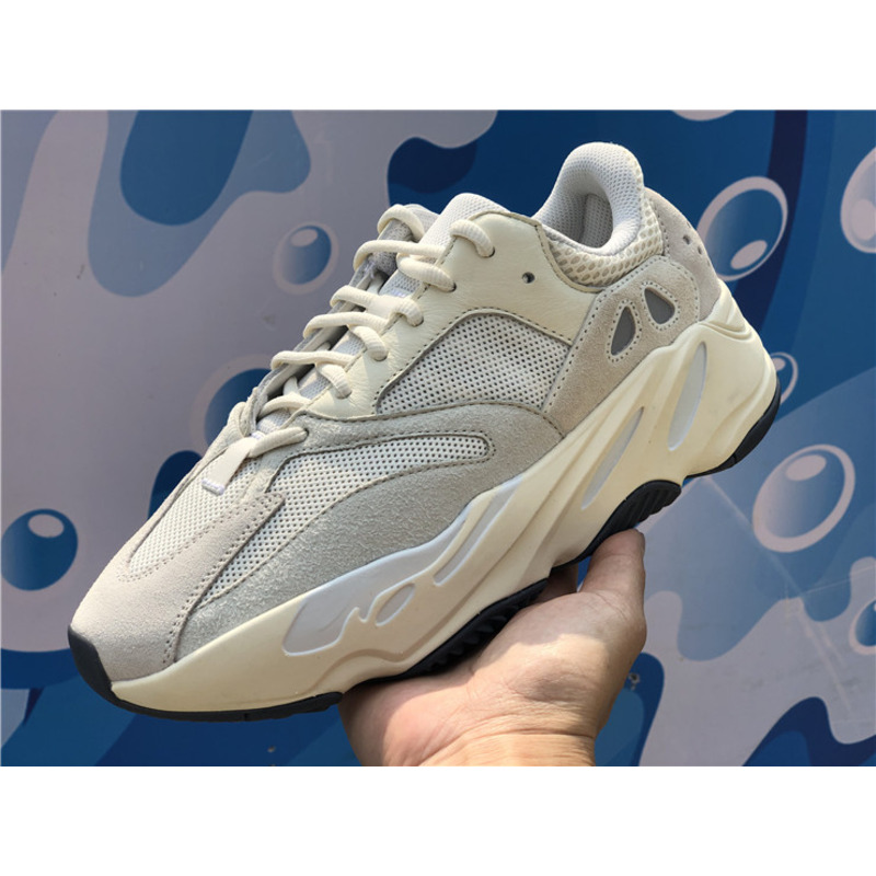 Ad*s yeezy boost 700 m white eg7596 sneakers men women